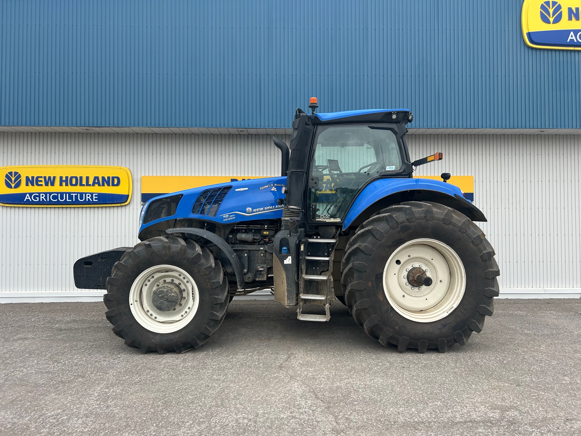NEW HOLLAND T8-350