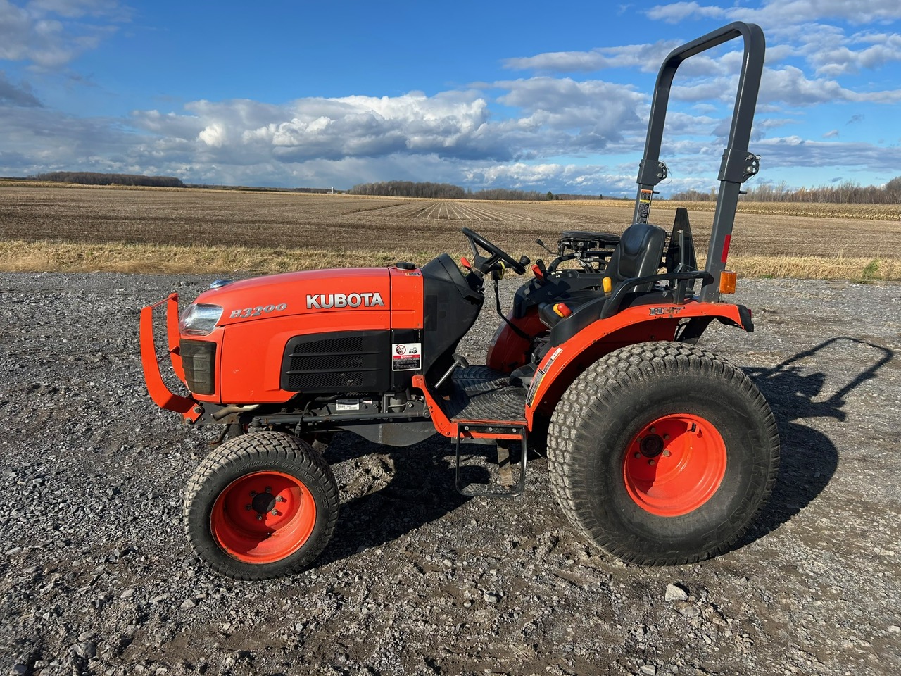 KUBOTA B3200